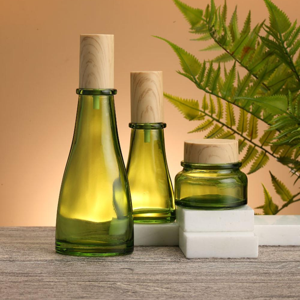 2018 Top Quality Skincare Cosmetic Containers Lotion/Cream/Serum Essential Oil Glass Bottle/Jar/Container for Cosmetic