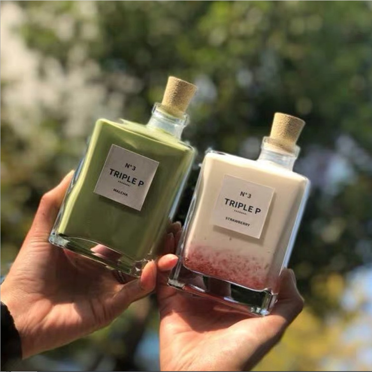 2019 New Design 300ML Empty Cold Pressing Disposable Glass Beverage Milk Tea Juice Wine Bottles with Cork