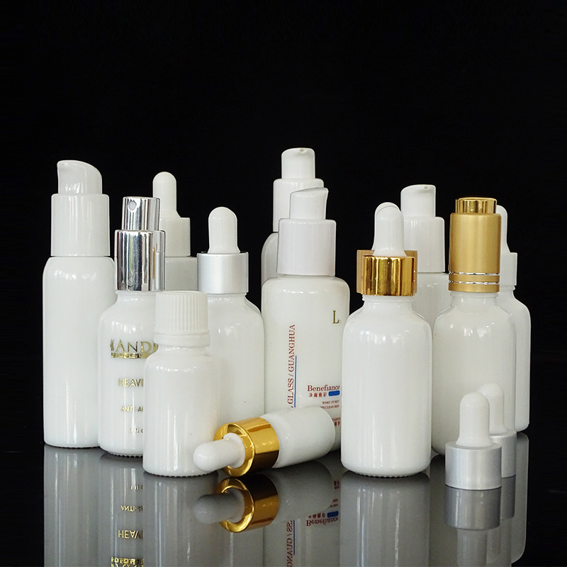 2019 hot sale 100ml flat white ceramic cosmetic bottle with white spray cap