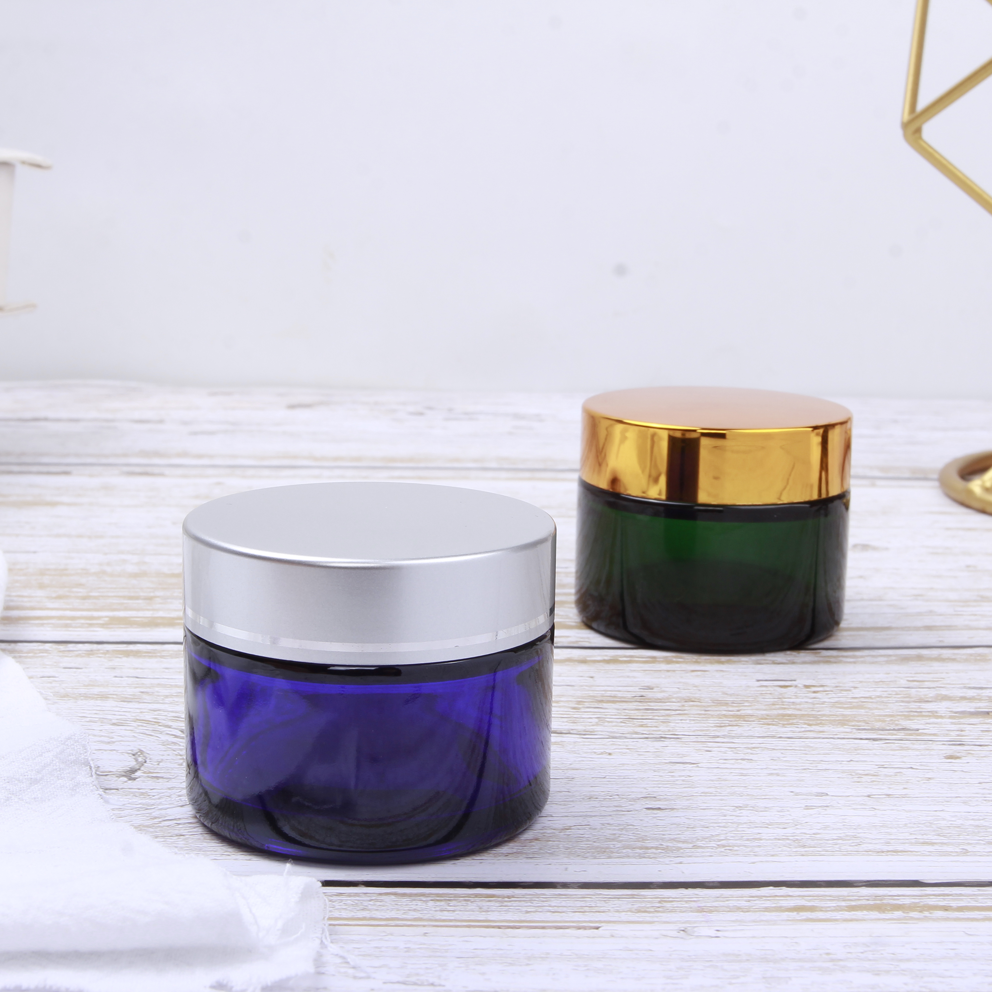 2020 15g/30g/50g Clear Or Amber Empty Glass Jars For Cream Cosmetic Jars With Gold or Sliver Lids