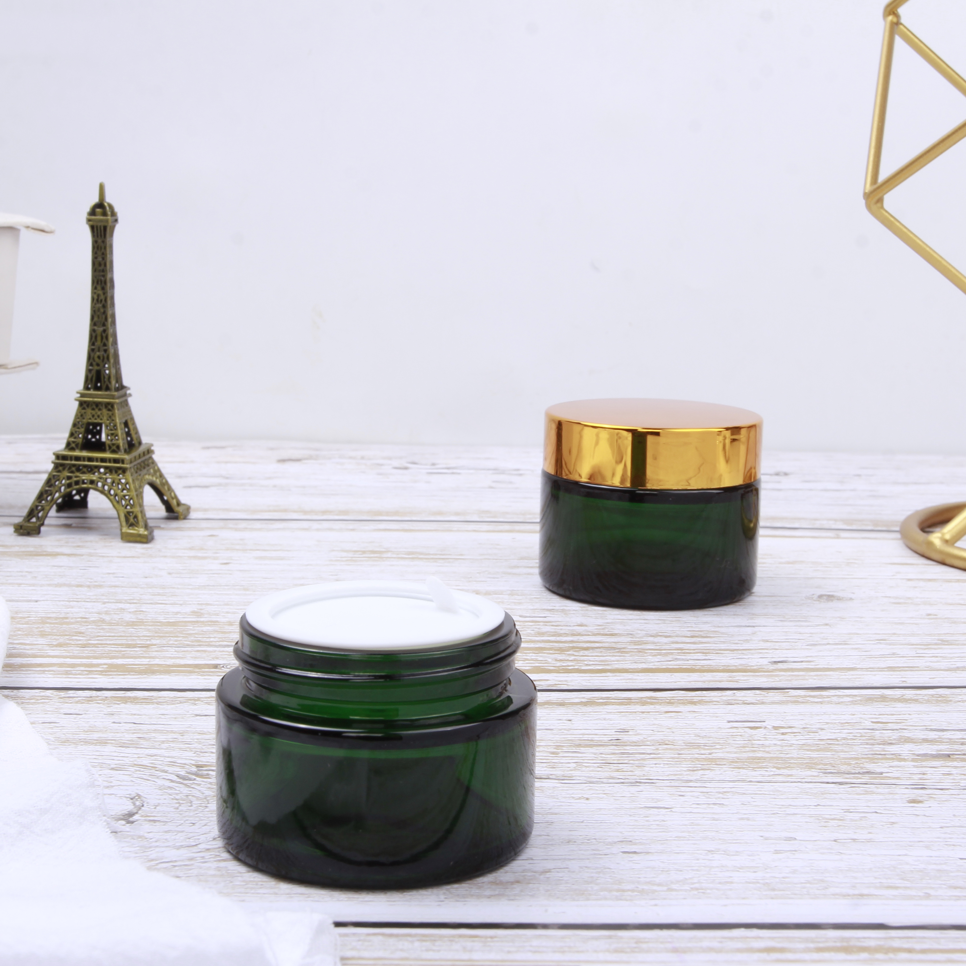 2020 15g/30g/50g Clear Or Amber Empty Glass Jars For Cream Cosmetic Jars With Gold or Sliver Lids