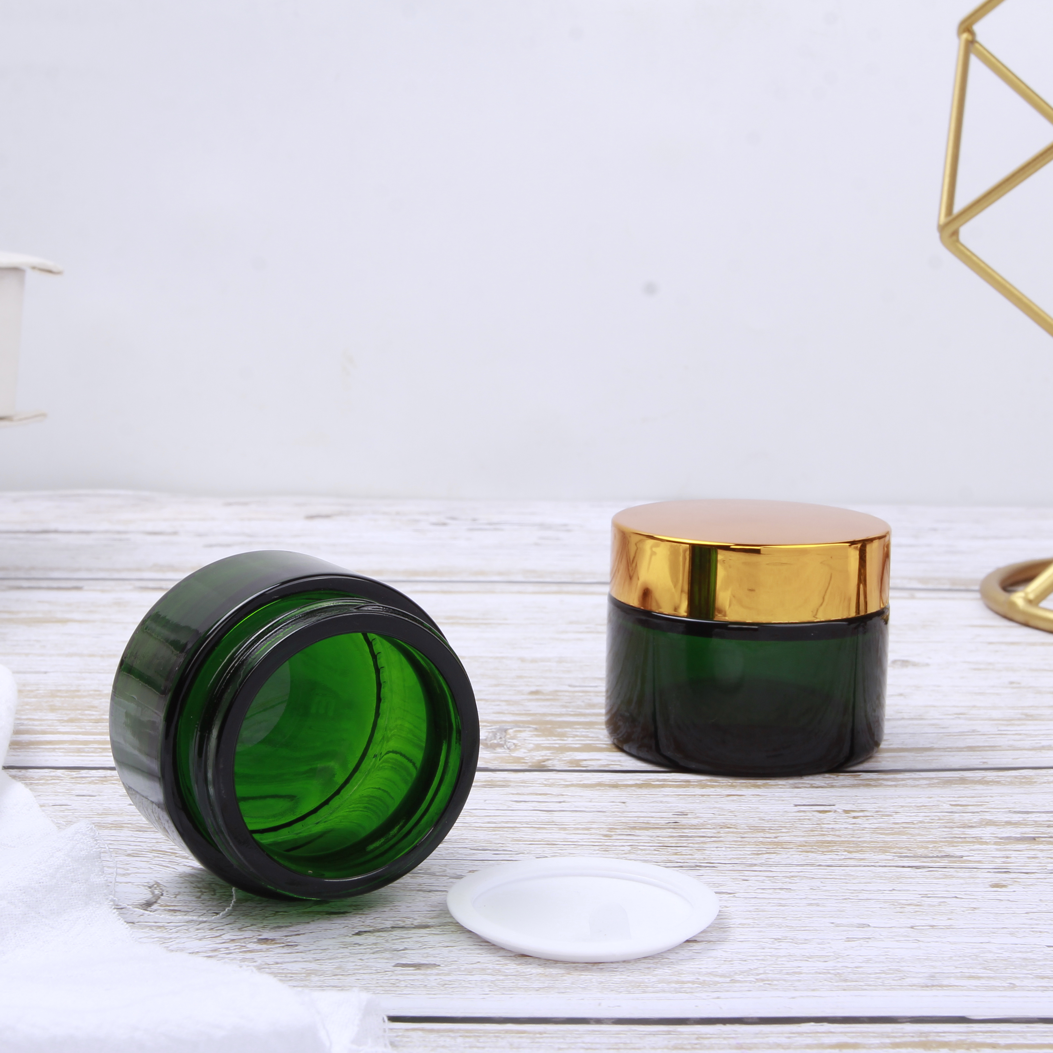 2020 15g/30g/50g Clear Or Amber Empty Glass Jars For Cream Cosmetic Jars With Gold or Sliver Lids