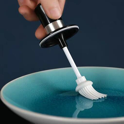 2020 Custom Logo Cooking Oil Vinegar Dispenser Cruet Glass Oil Bottle with Oil Brush or Spoon