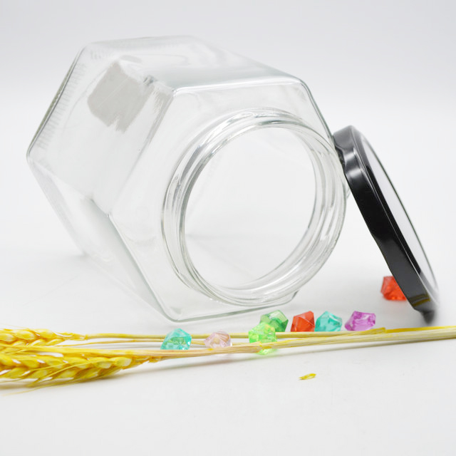 2020 Customized Recyclable Hexagonal Empty Clear Bulk Mini Honey Jar Glass With Black Lid
