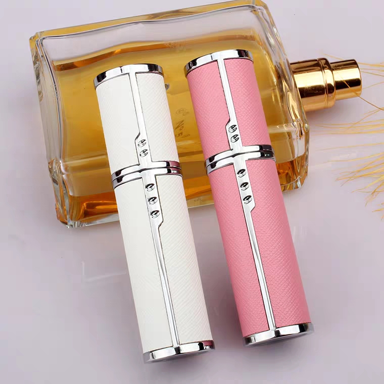 2020 New Arrival 5ml Leather Refillable Perfume Atomizer Mini Glass Bottle With Lid Decorative Perfume Bottle Small