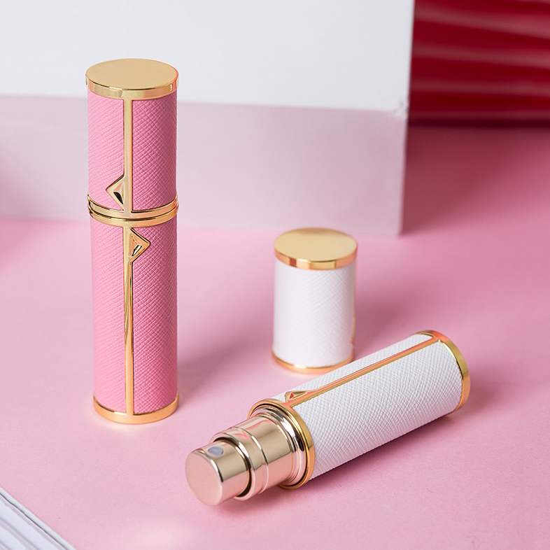 2020 New Arrival 5ml Leather Refillable Perfume Atomizer Mini Glass Bottle With Lid Decorative Perfume Bottle Small