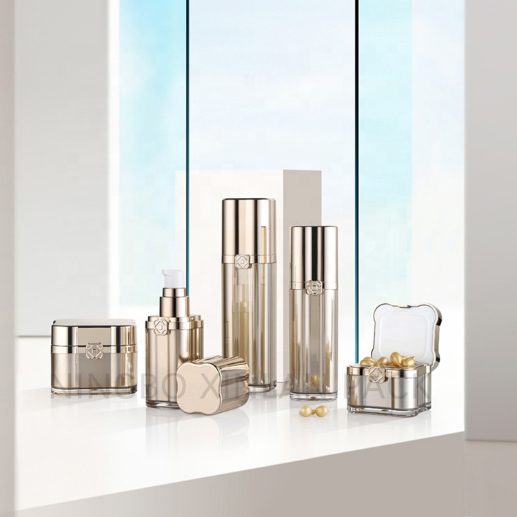 2020 New Arrival Square Shape Luxury Cosmetic Lotion Pump Bottle And Square Cream Jar Set