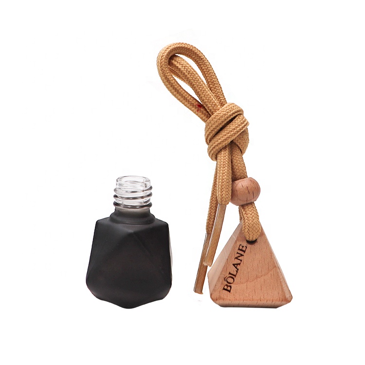 2020 New Design Cheap Clear Empty Hanging Car Diffuser Perfume Bottle 8 ml With Wooden Cap