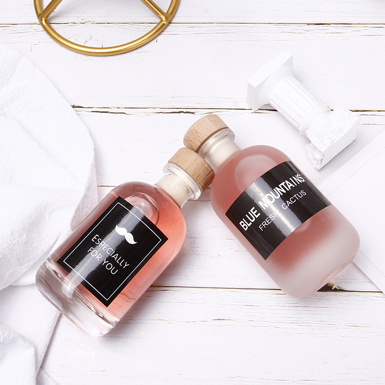 2020 New Design Clear Frosted Glass Juice Bottle With Cork 250ML 375ML 500ML