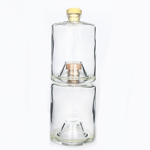 2020 New Design Stacking Glass Bottle For Whisky Vodka Liquor
