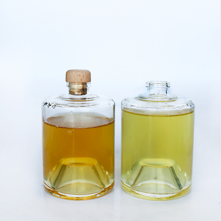 2020 New Design Stacking Glass Bottle For Whisky Vodka Liquor
