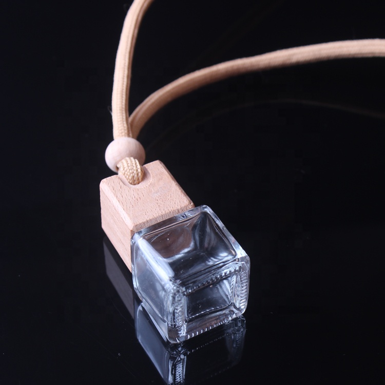 2020 New arrival square 8ml glass aroma bottles car scented bottle car diffuser hanging perfume filled bottles