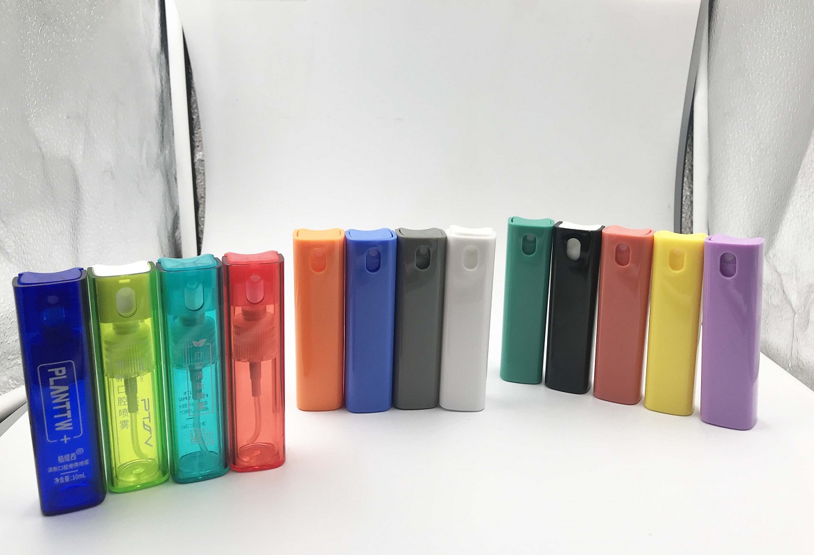 2020 New design cell phone shaped 10ml 15ml plastic credit card pocket size perfume mist spray bottle for hand sanitizer sprayer