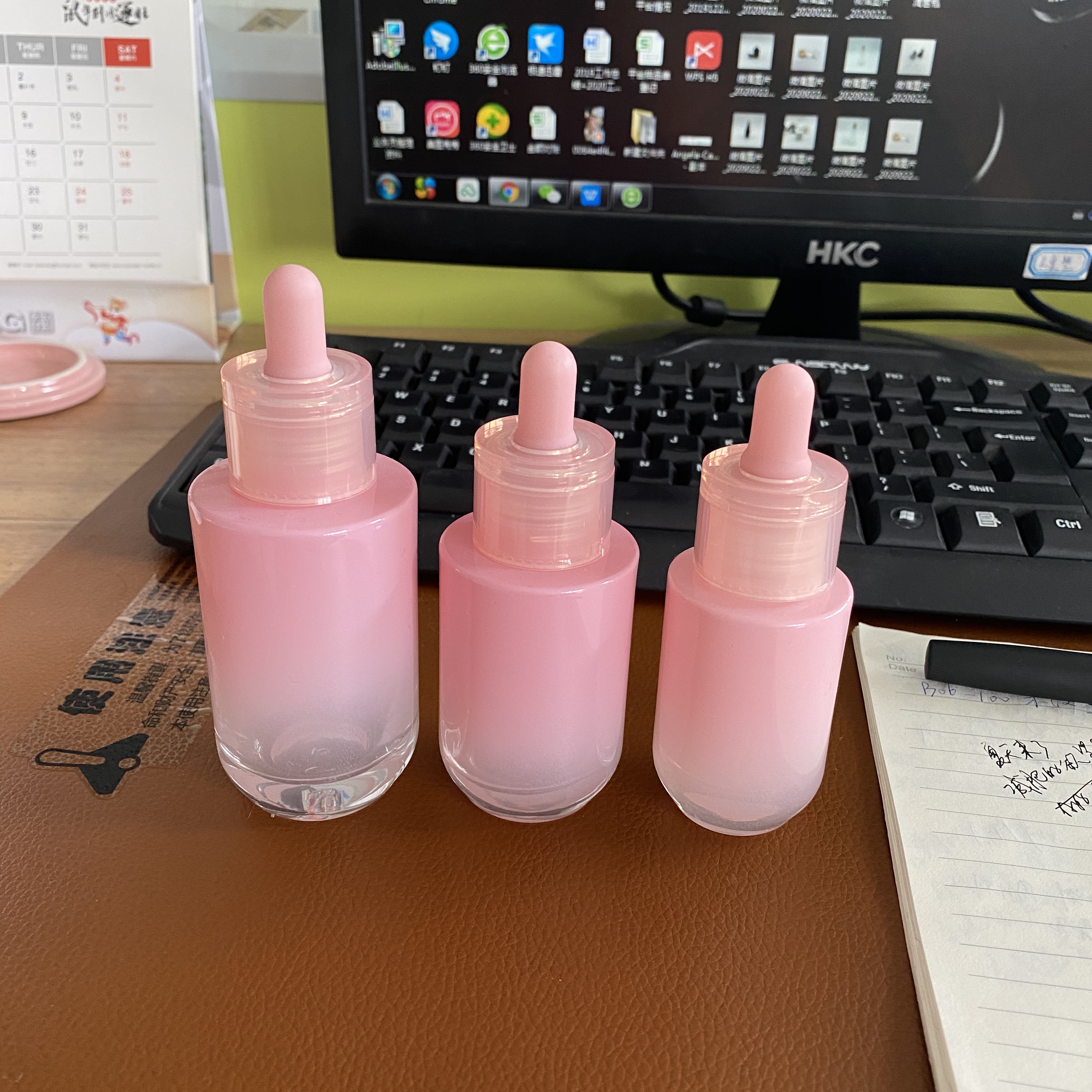 2020 Newest style cosmetic package set glass lotion bottle and skincare face care cream jar