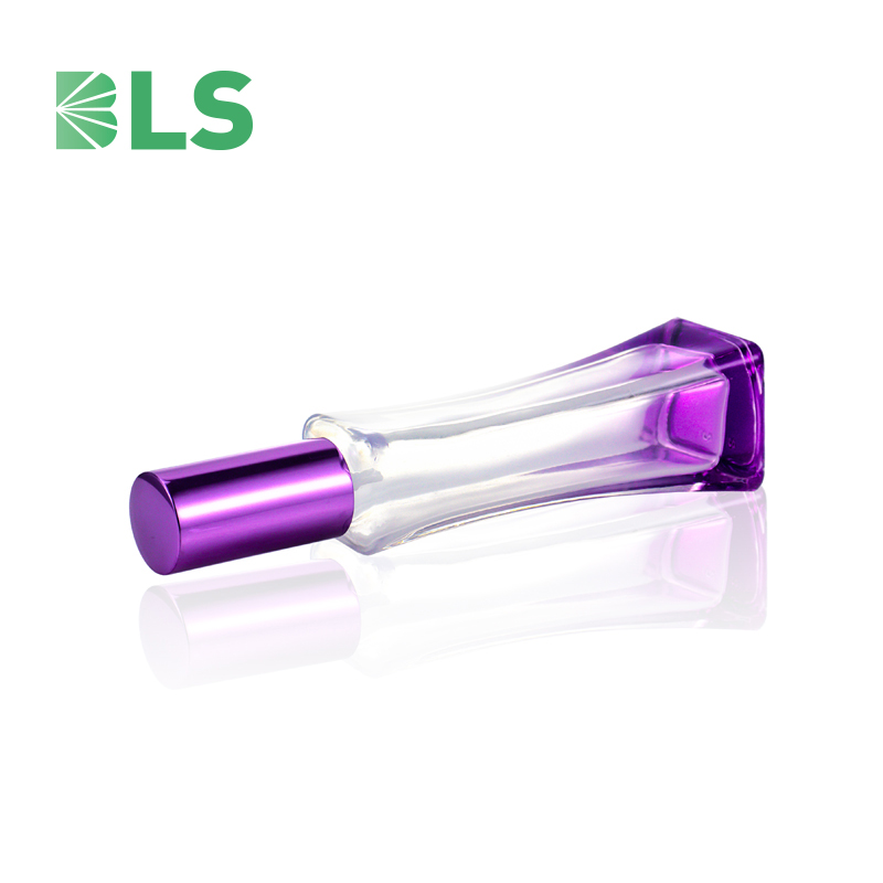 2020 Wholesale Luxury Clear Empty Square Shaped Glass 30ml 50ml Perfume Bottle