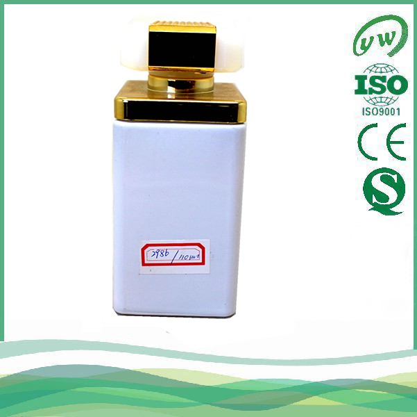 2020 Yunwu Manufacturer Wholesale A2986 Gold Cap Black Luxury Refillable Custom 110ml Spray Empty Glass Perfume Bottle