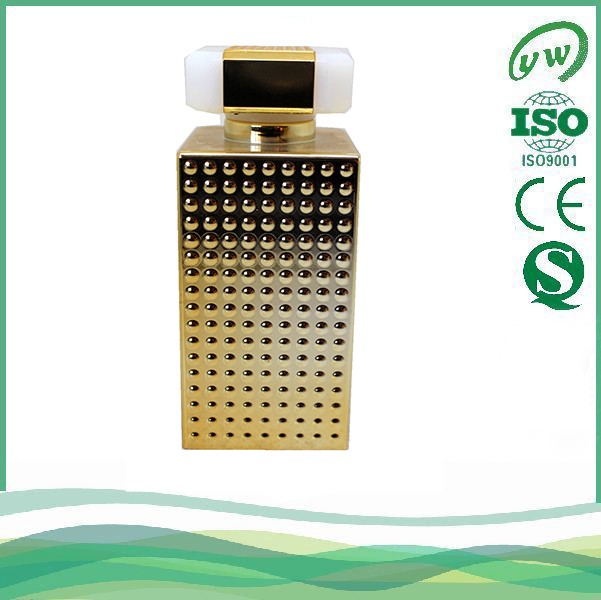 2020 Yunwu Manufacturer Wholesale A2986 Gold Cap Black Luxury Refillable Custom 110ml Spray Empty Glass Perfume Bottle