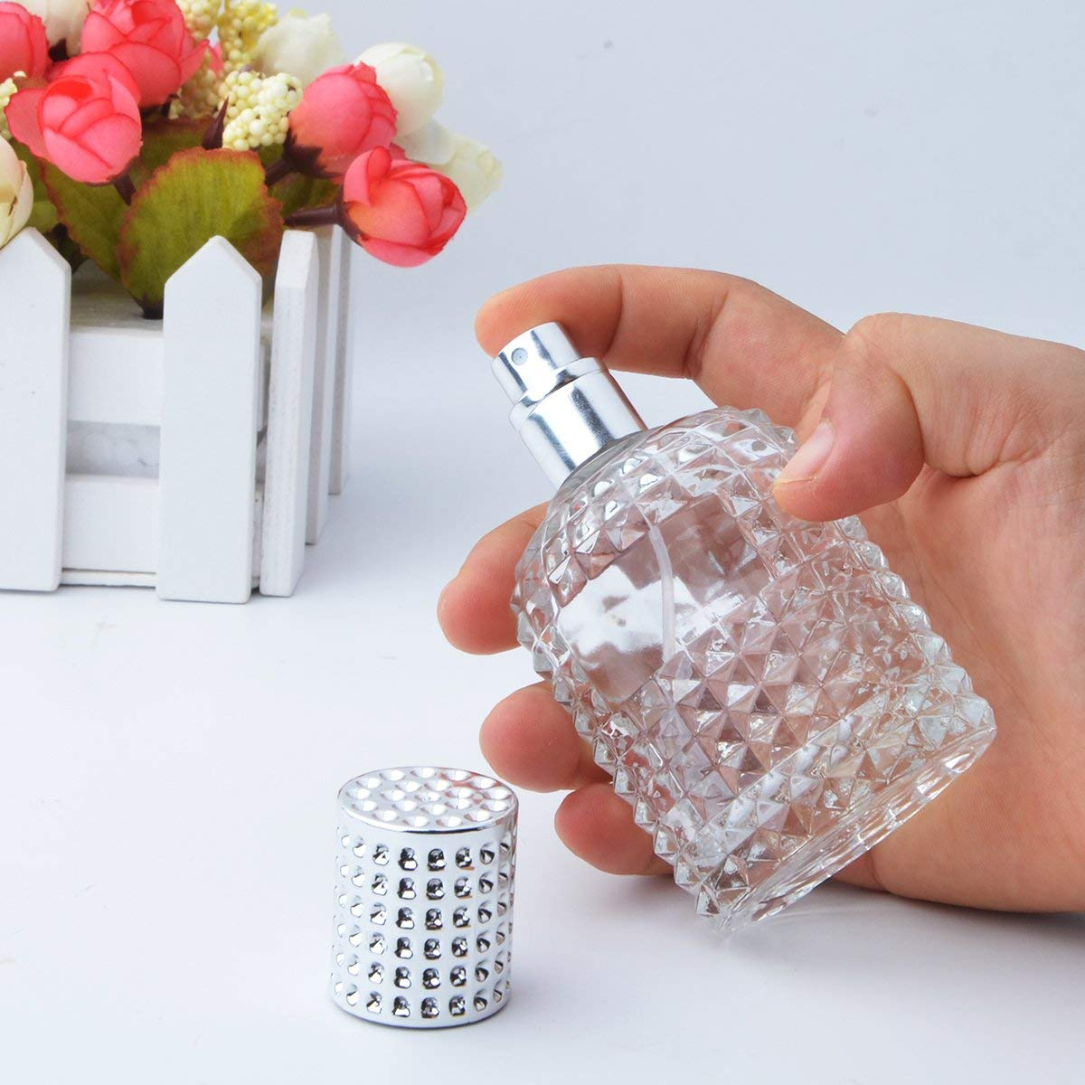 2020 hot sale empty refillable glass perfume bottle 50 ml with Non-slip surface