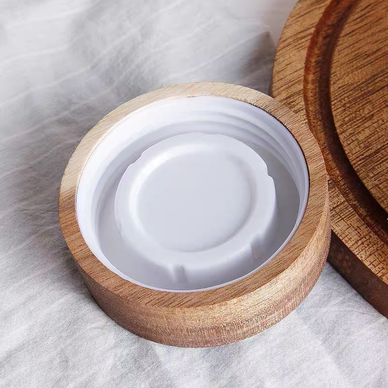 2020 new Borosilicate Childproof Screw Top Glass Jar With Acacia Wood Lid