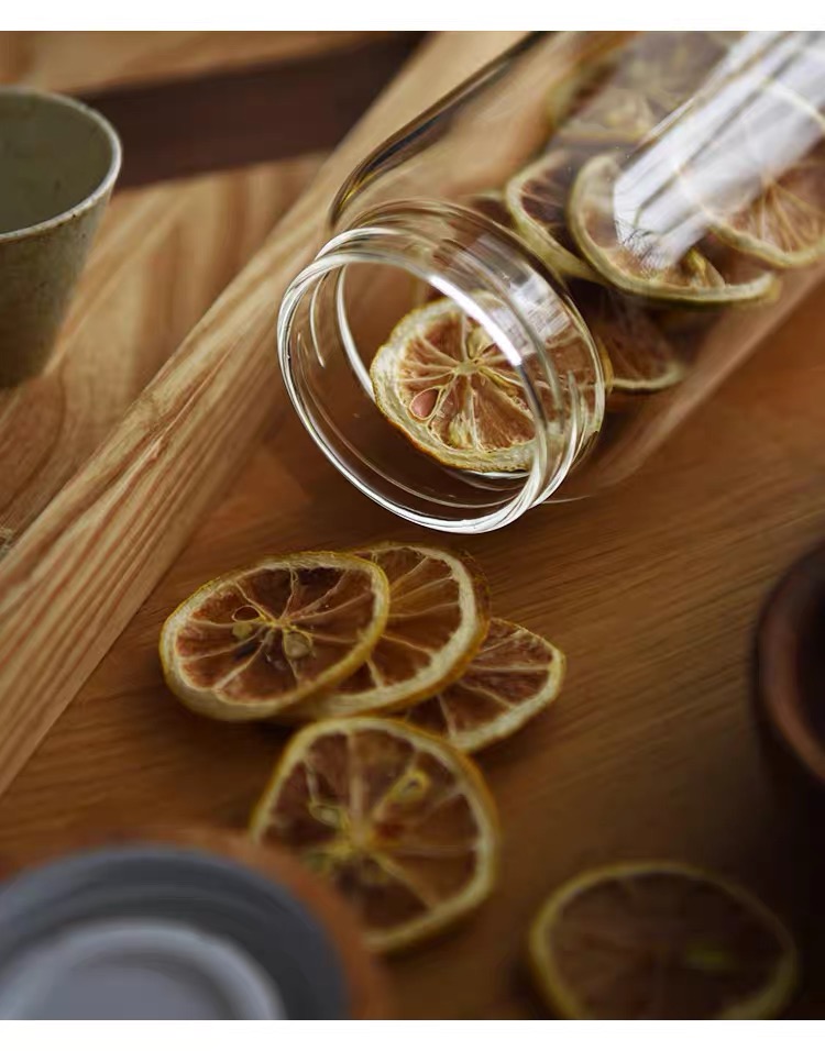 2020 new Borosilicate Childproof Screw Top Glass Jar With Acacia Wood Lid