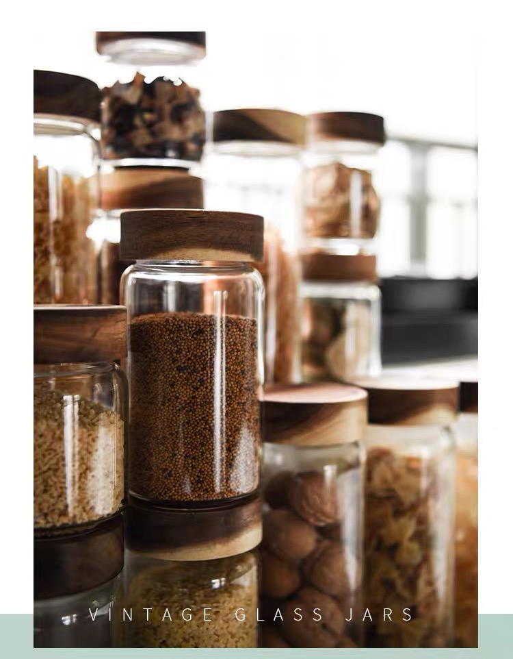 2020 new Borosilicate Childproof Screw Top Glass Jar With Acacia Wood Lid
