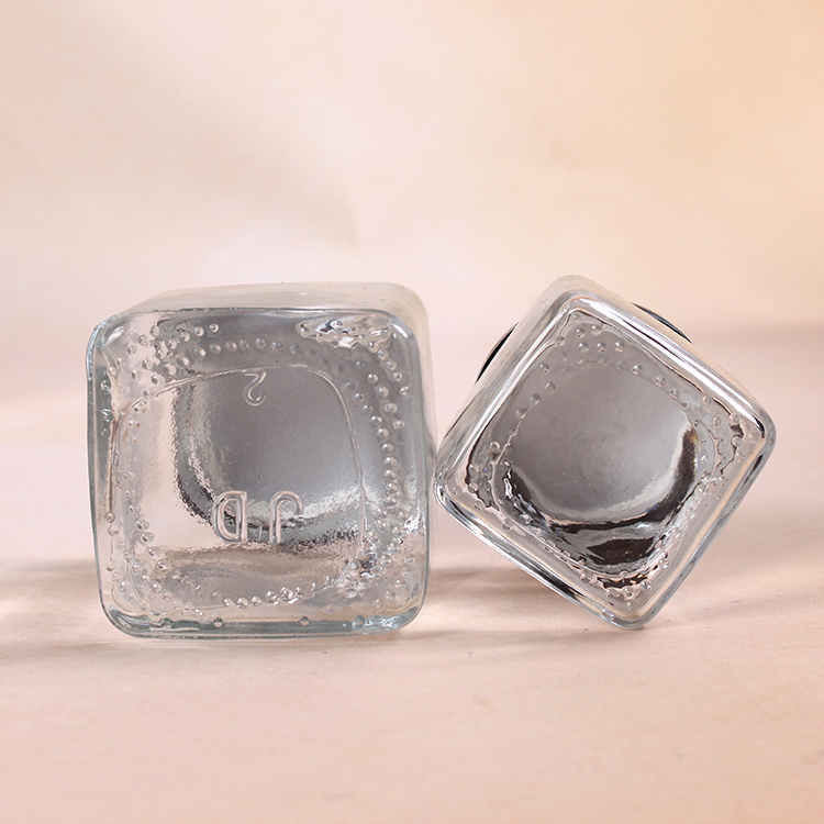 2021 Different size Square Shape Clear Glass Jar with Black Lid for Storage