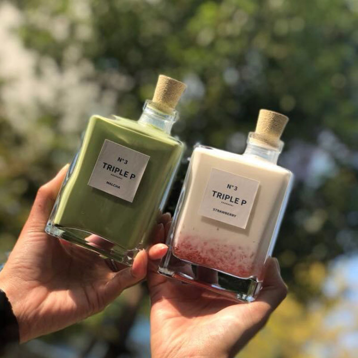 2021 New Hot sale 250ml 500ml crooked mouth flat square glass bottle for milk tea juice coffee beverage wine bottles