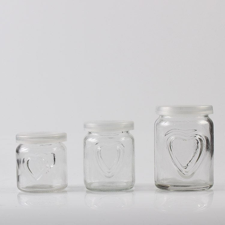 2021 Round Empty Glass Pudding Glass Jar with Heart Shape and Plastic Lid