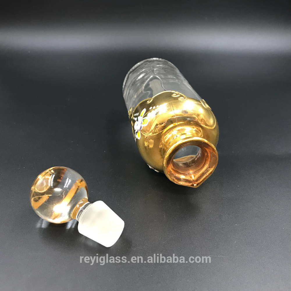 2021 hot sale Arabic attar bottle display golden decanter bottle glass perfume for oudh