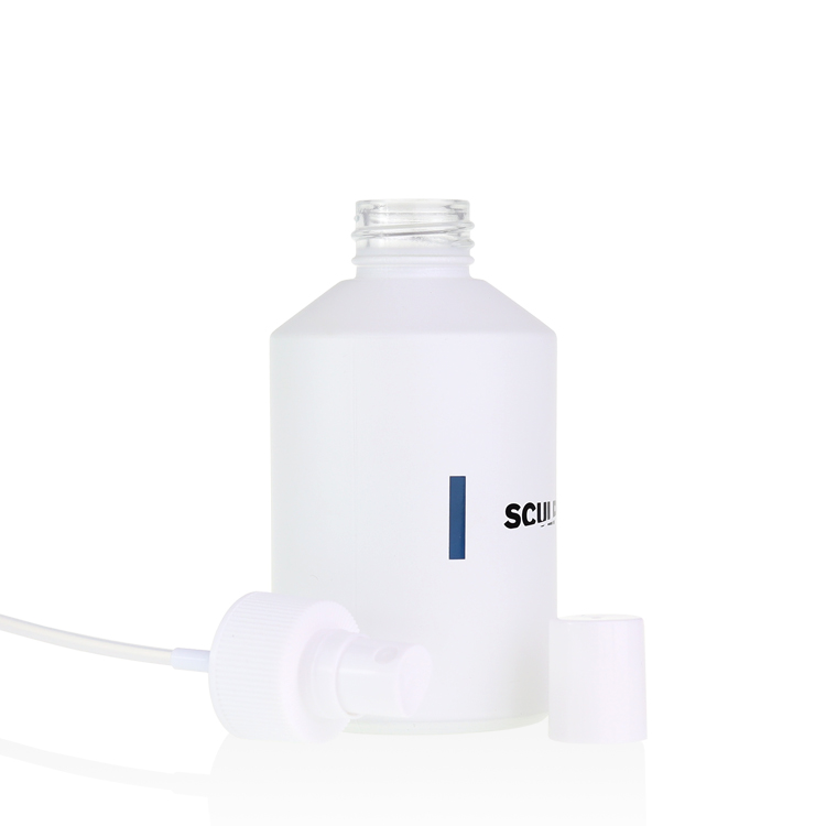 2021 new fine mist spray bottle glass 15ml 30ml 60ml 125ml 200ml slant shoulder matte white toner glass bottle with sprayer