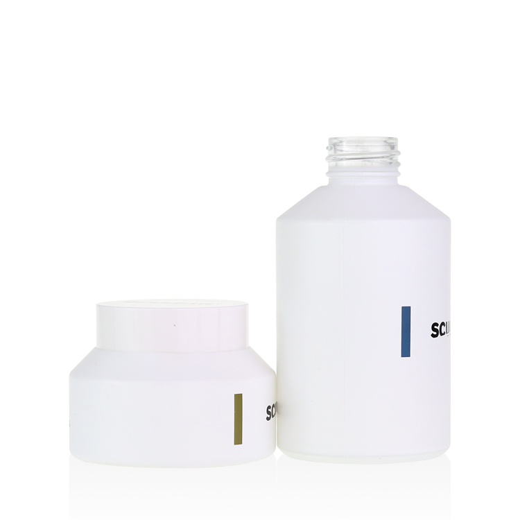 2021 new fine mist spray bottle glass 15ml 30ml 60ml 125ml 200ml slant shoulder matte white toner glass bottle with sprayer