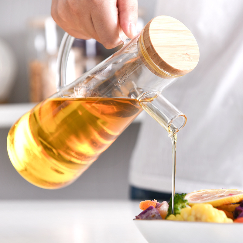 2021 new product borosilicate glass oil dispenser bottle with bamboo lids