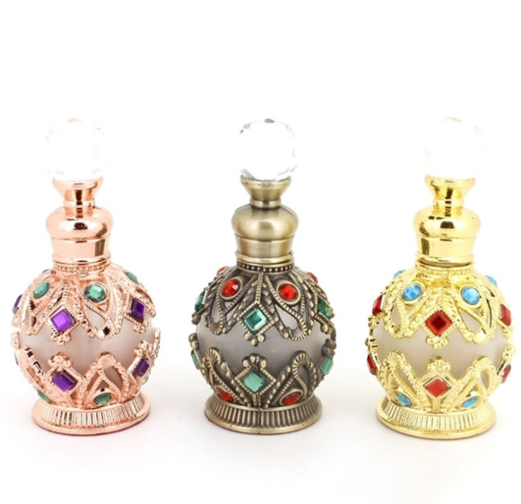 20ml Luxury Embroidery Gem Decoration Dubai Glass Perfume Bottle with Glass top