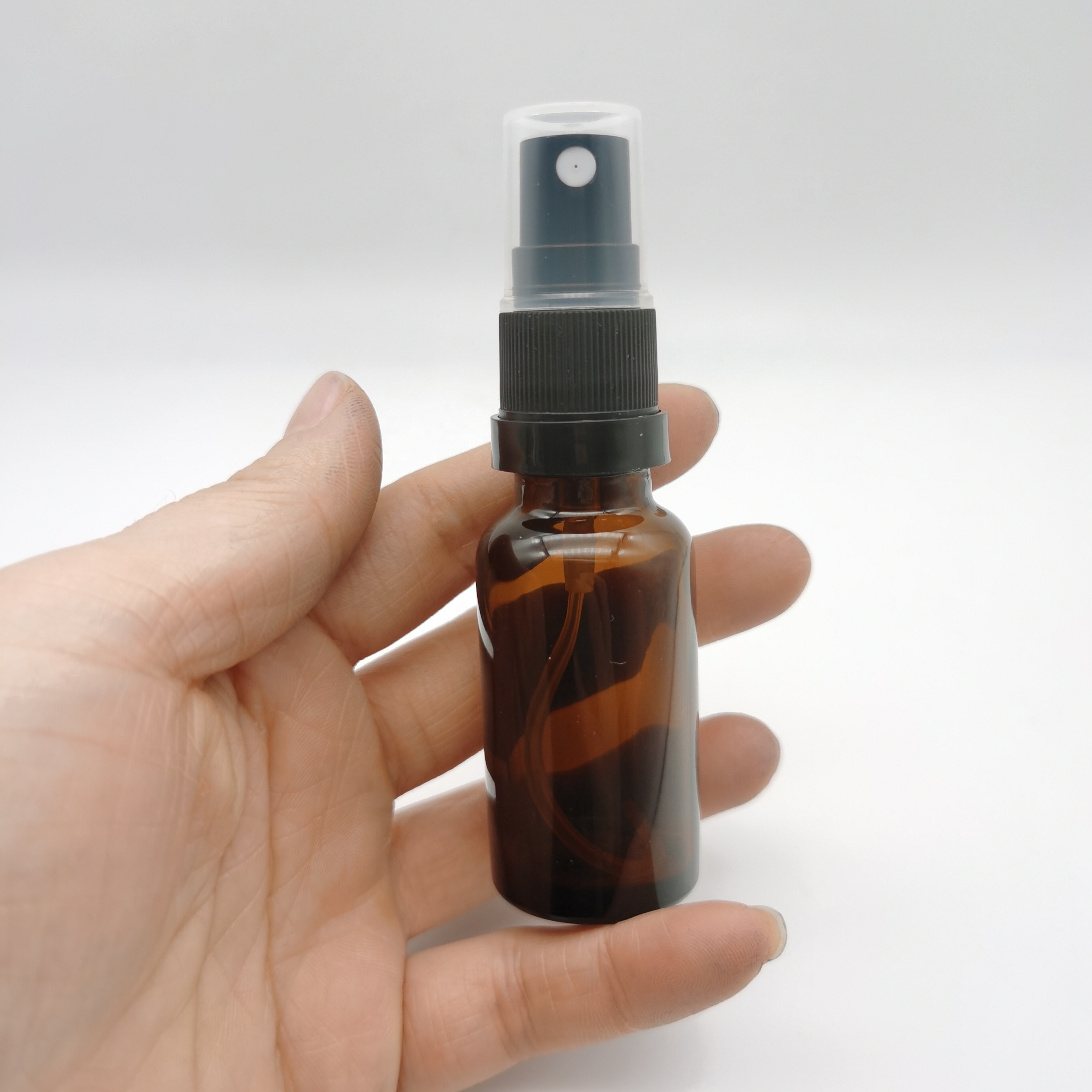 20ml amber glass bottle with tamper evident sprayer for glass cosmetic packaging