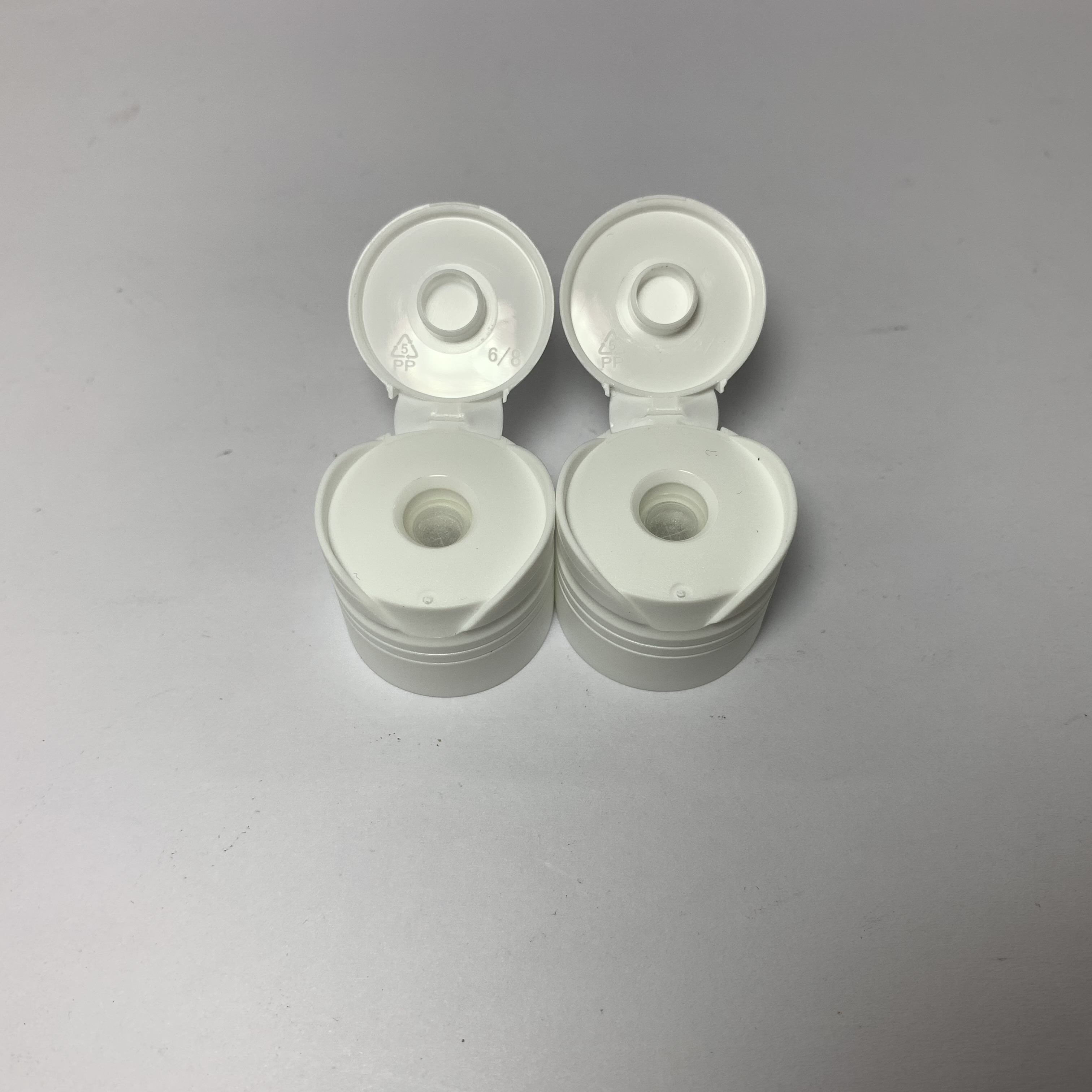 24mm 28mm 33mm 38mm Yellow Dispenser Lotion Flip Top Screw Lid