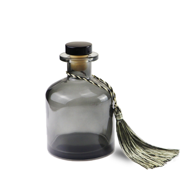 250ml Rubber Stopper Black Color Reed Diffuser Glass Bottle with Tassel