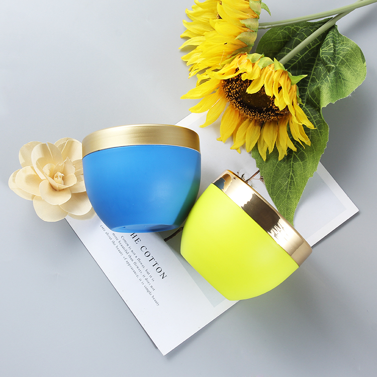 250ml Skin Care Cream Frosted Plastic Jar with Golden Cap