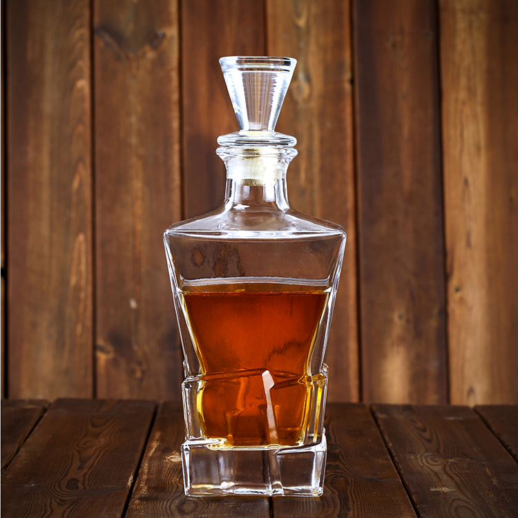 25oz Personalized Glass Bottle With Cork soppers For Whiskey,Brandy,Vodka