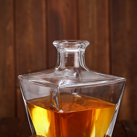 25oz Personalized Glass Bottle With Cork soppers For Whiskey,Brandy,Vodka