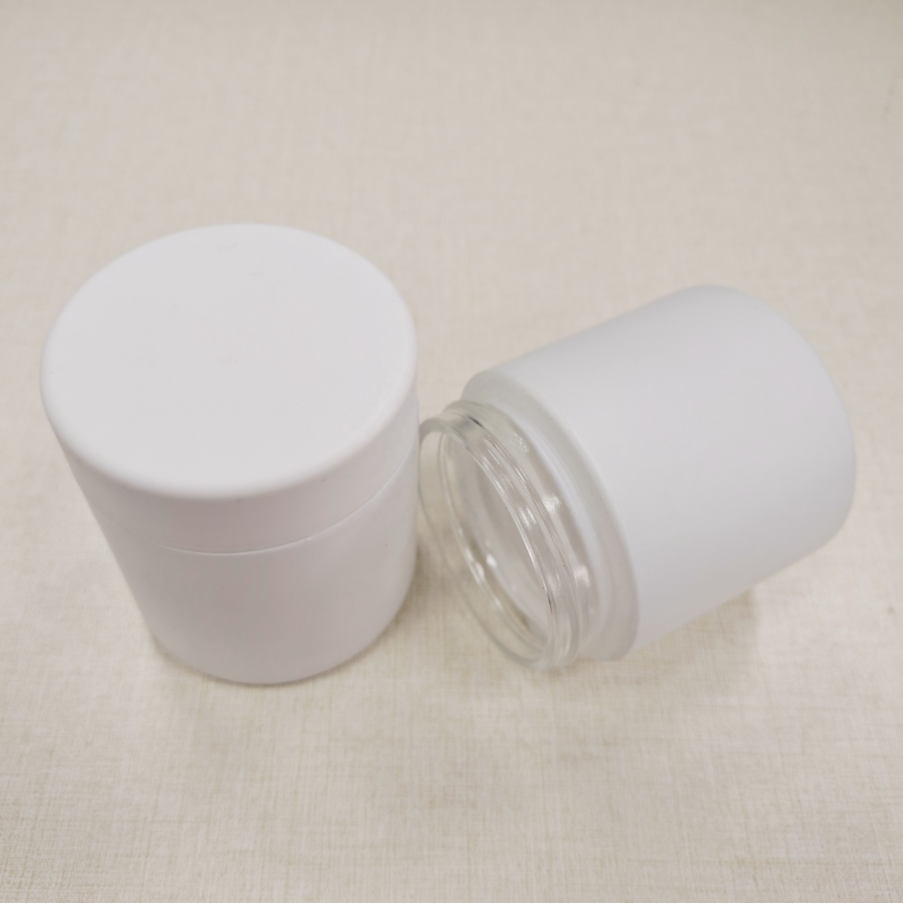 2oz 3oz cookie jar ceramic white 5ml white glass jar 1/8oz cbd flower smell proof 60mm plastic lid child proof weed jars