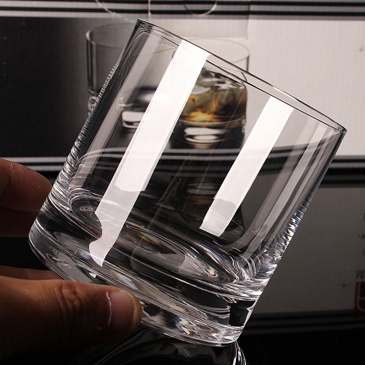 300 ml Handmade crystal glass whiskey glass with a Casino Dice