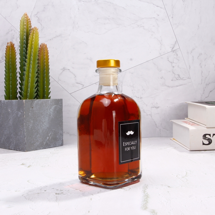 300ml Small Alcoholic Beverage Bottle 12oz Square Empty Glass Liquor Bottle With Cork For Whisky
