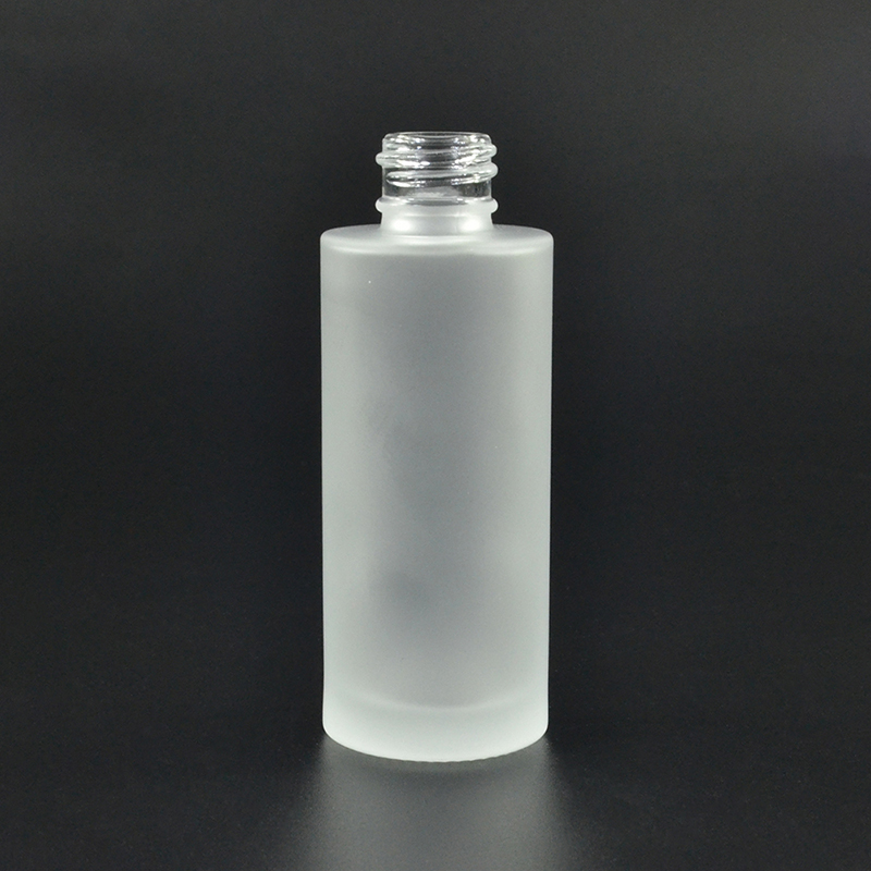 30ml 50ml 100ml 120ml 150ml flat shoulder clear frosted glass spray bottle with bamboo spray mist cap supplier in China