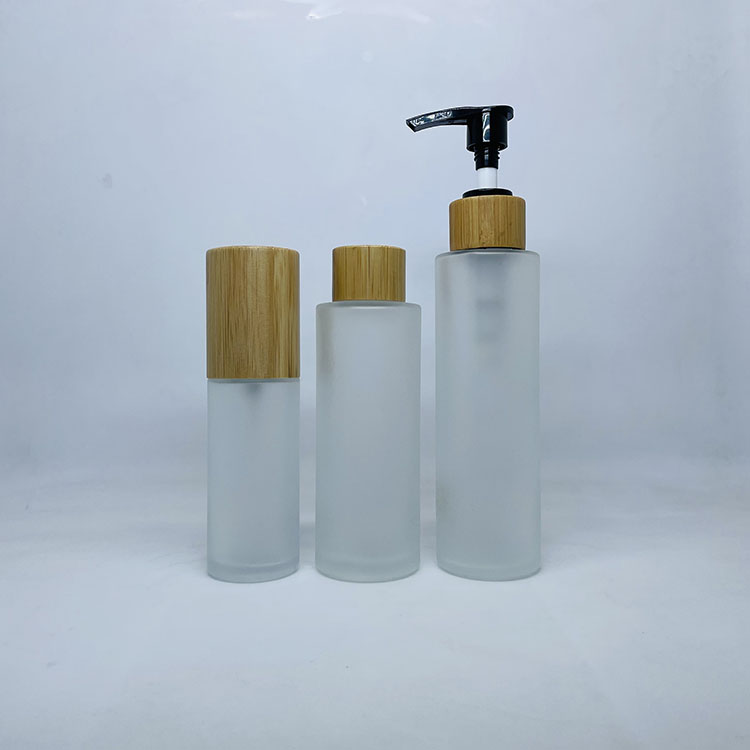 30ml 50ml 100ml 120ml clear Frosted glass cosmetic bottle with bamboo pump lotion spray caps container