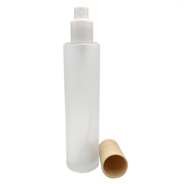 30ml 50ml 100ml flat shoulder cosmetic packaging containers bamboo cap frosted glass spray bottle