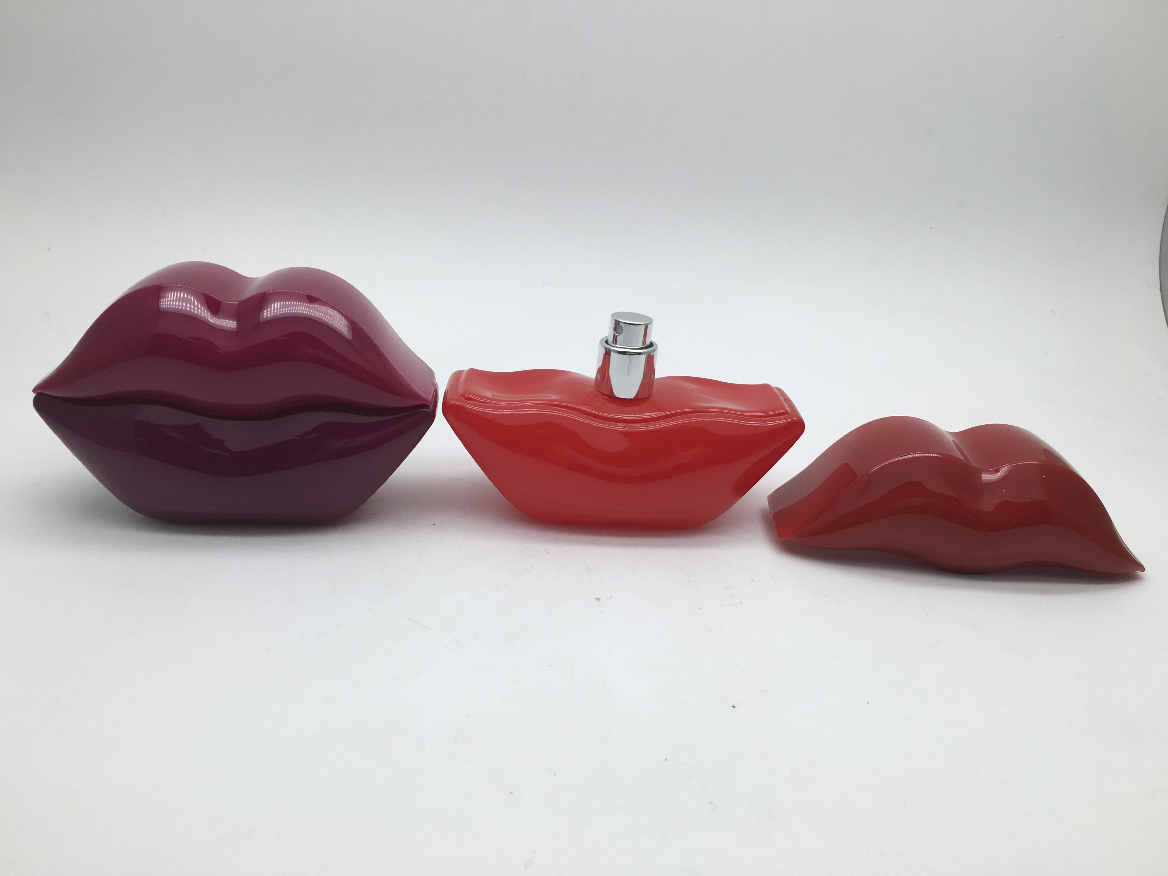 30ml 60ml lips shape sexy perfume glass bottle for personal care