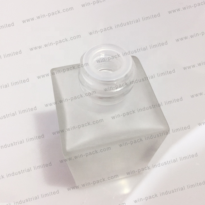30ml New Design Square Cosmetic Glass Bottle Set Manufacturers Dropper Skin Care Cream Screen Printing Personal Care