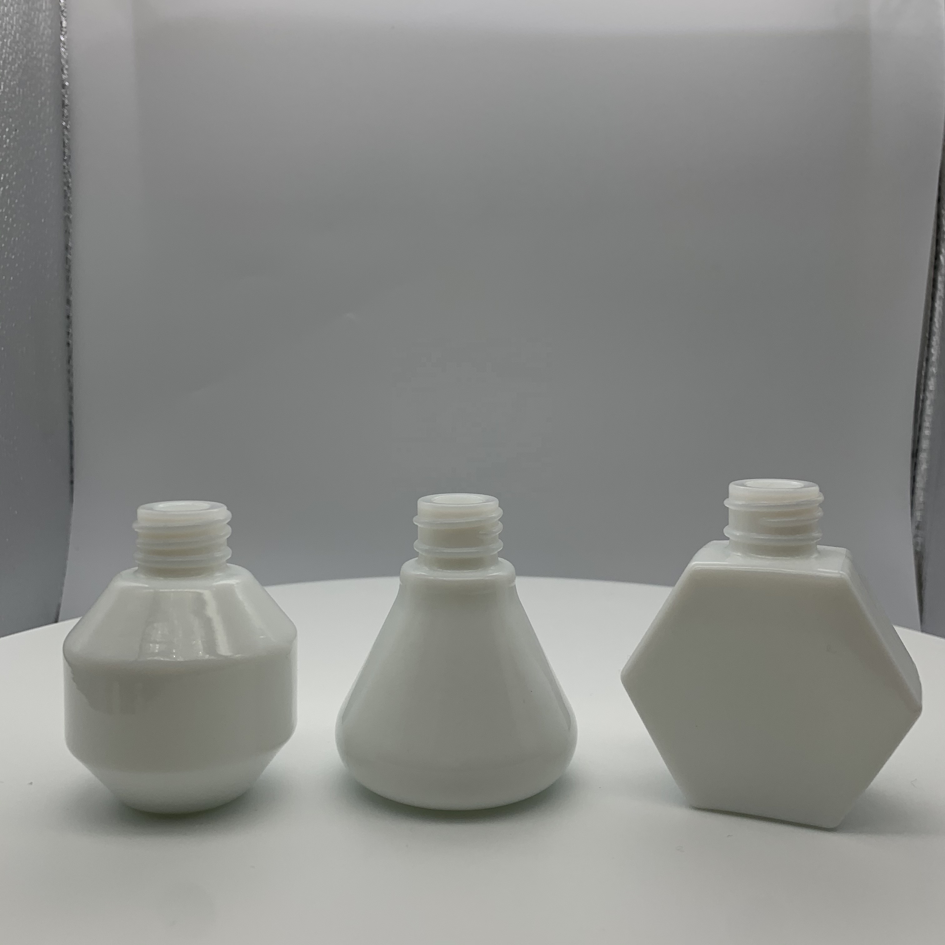 30ml White Porcelain Oblique Cosmetic Glass Dropper Bottle Essential Oil Screen Printing Personal Care
