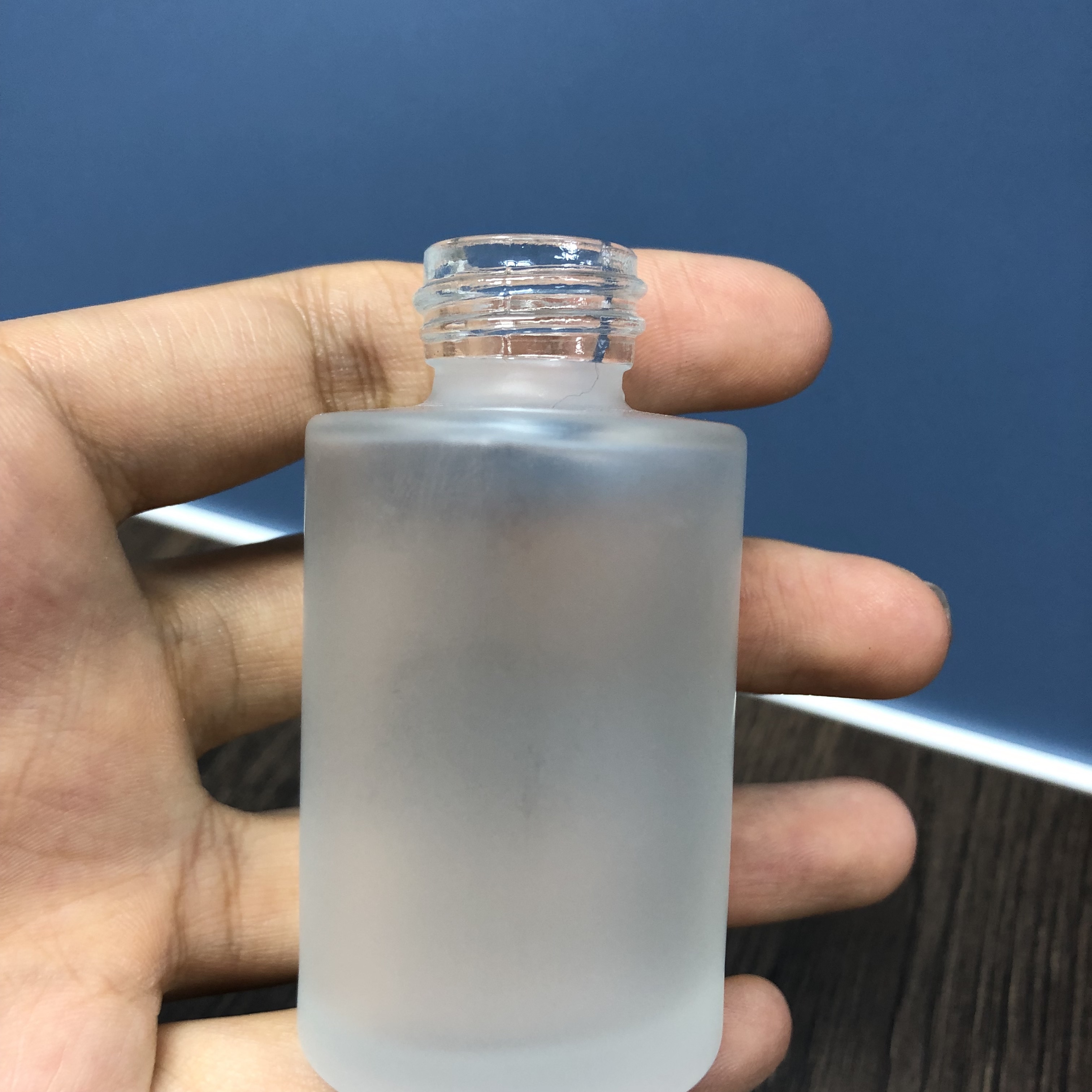 30ml frosted clear round glass bottle with aluminum pump dropper