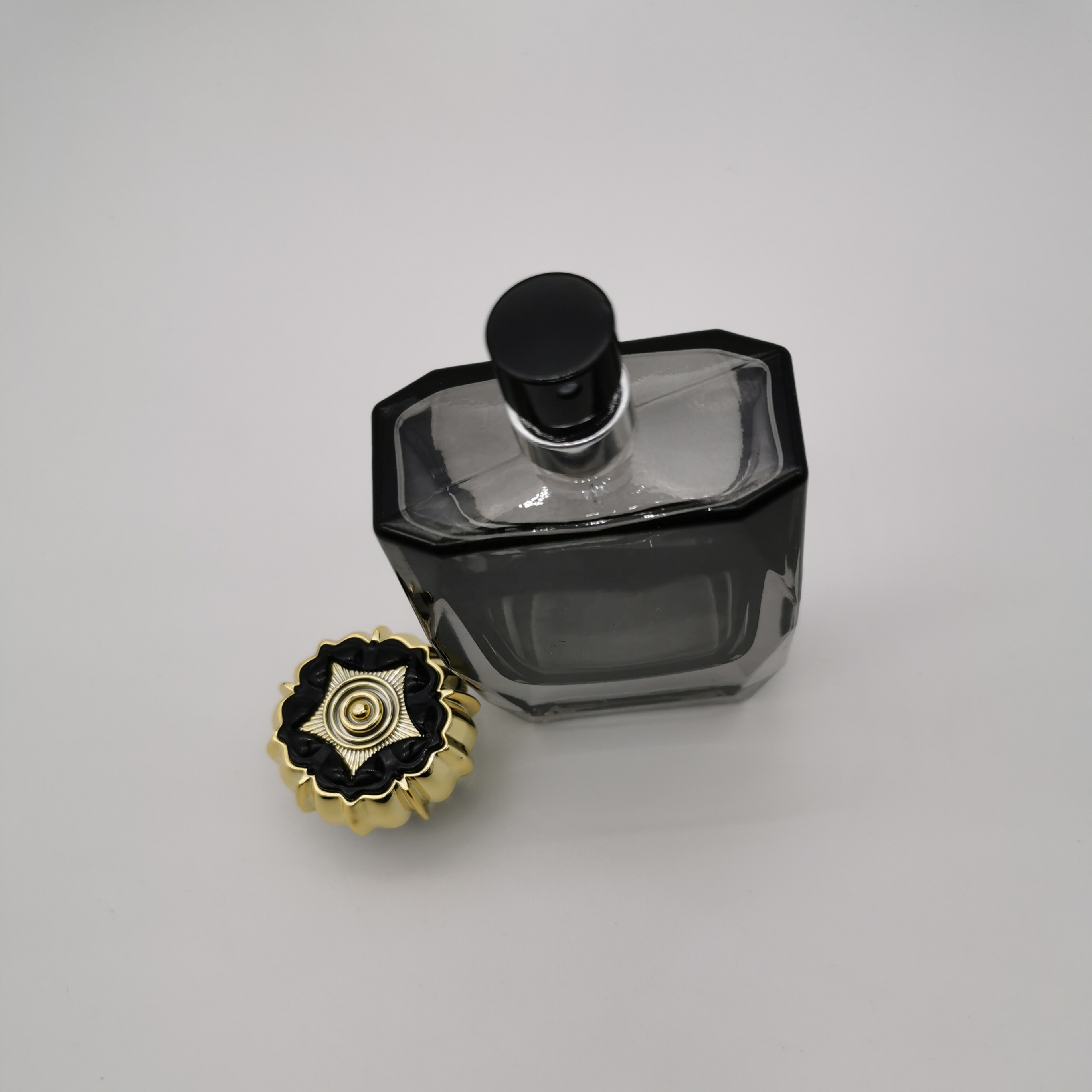 30ml hot selling empty gray square paint craft perfume bottle